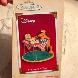 Hallmark Disney Pluto Sneaking a Treat Ornament NWT